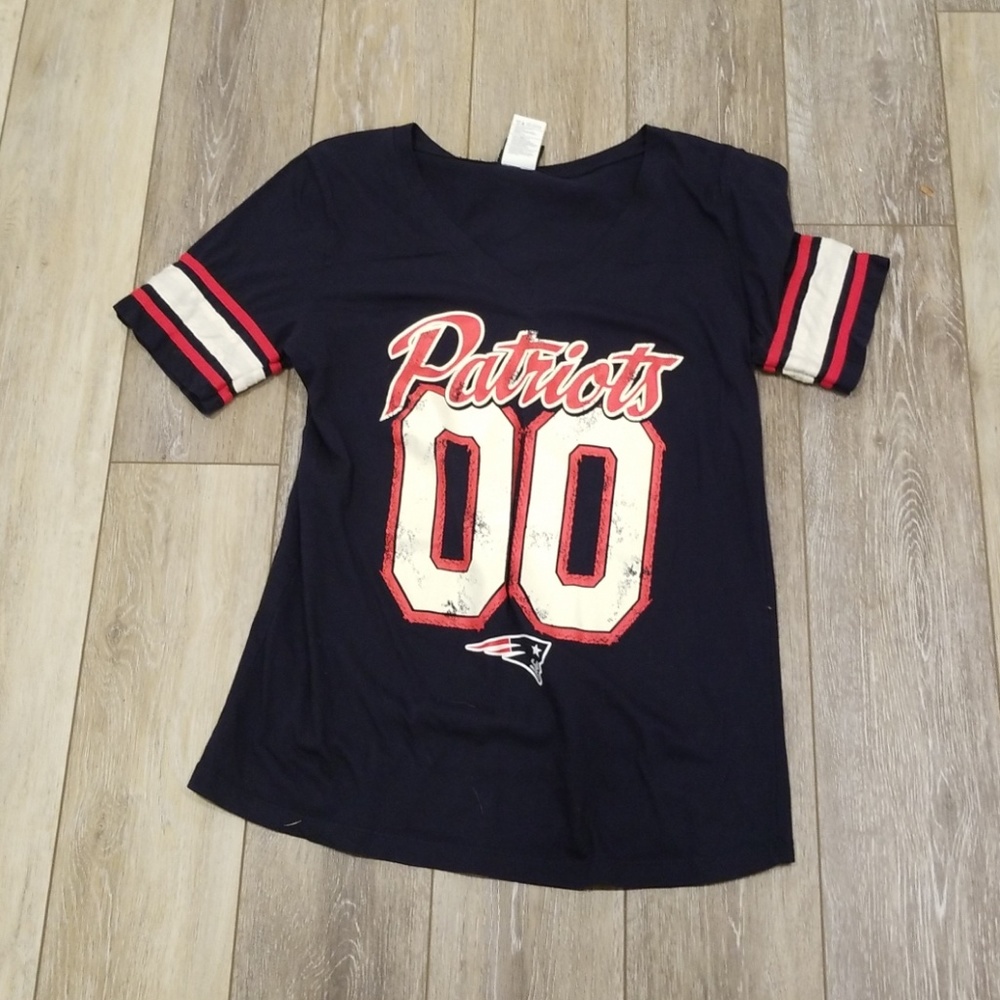 Large New England Patriots t shirt